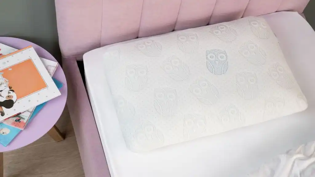 Tween pillow.jpg